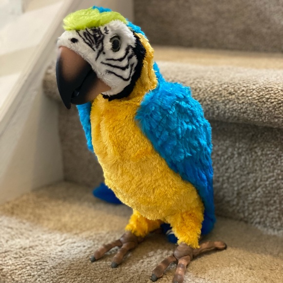 FurReal Friends Squawkers McCaw Talking Parrot Macaw Bird Only - Picture 1 of 3